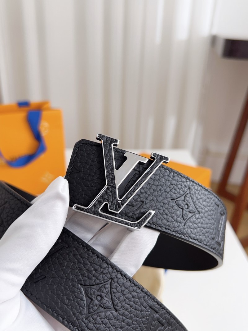 l0vis Vvtt0n belts